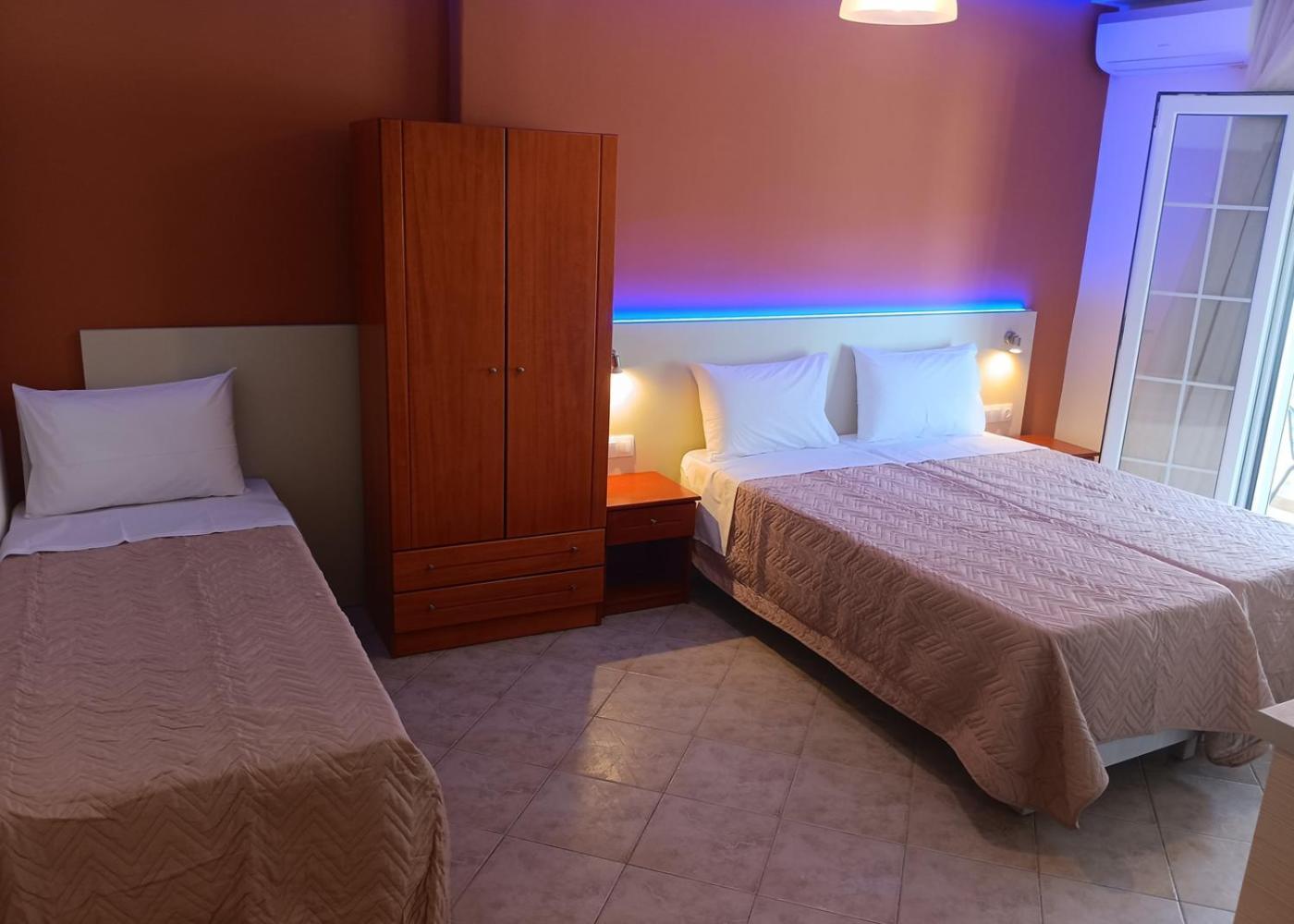 Oasis Blue Inn Leptokaryá Ngoại thất bức ảnh