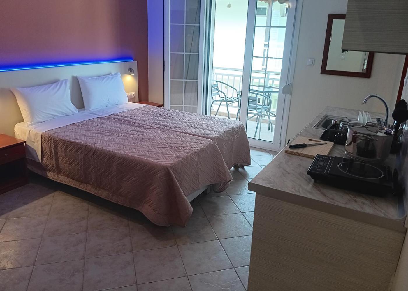 Oasis Blue Inn Leptokaryá Ngoại thất bức ảnh
